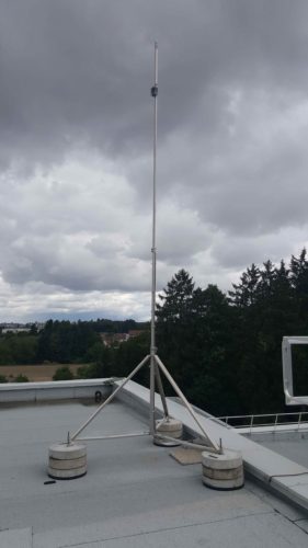 Paratonnerre Cirrus 60 sur trépied auto stable sur l’hôpital de Moulins 03